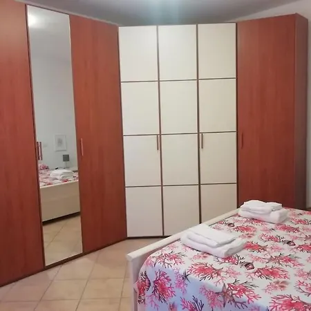 A Schiera Nei Pressi Del Mare